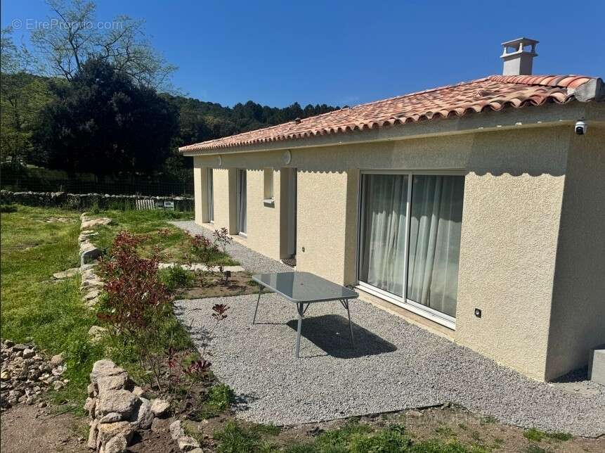 Maison 113 m² à Foce  - photo 2