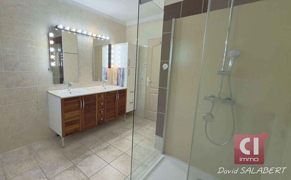 Maison à CUGES-LES-PINS