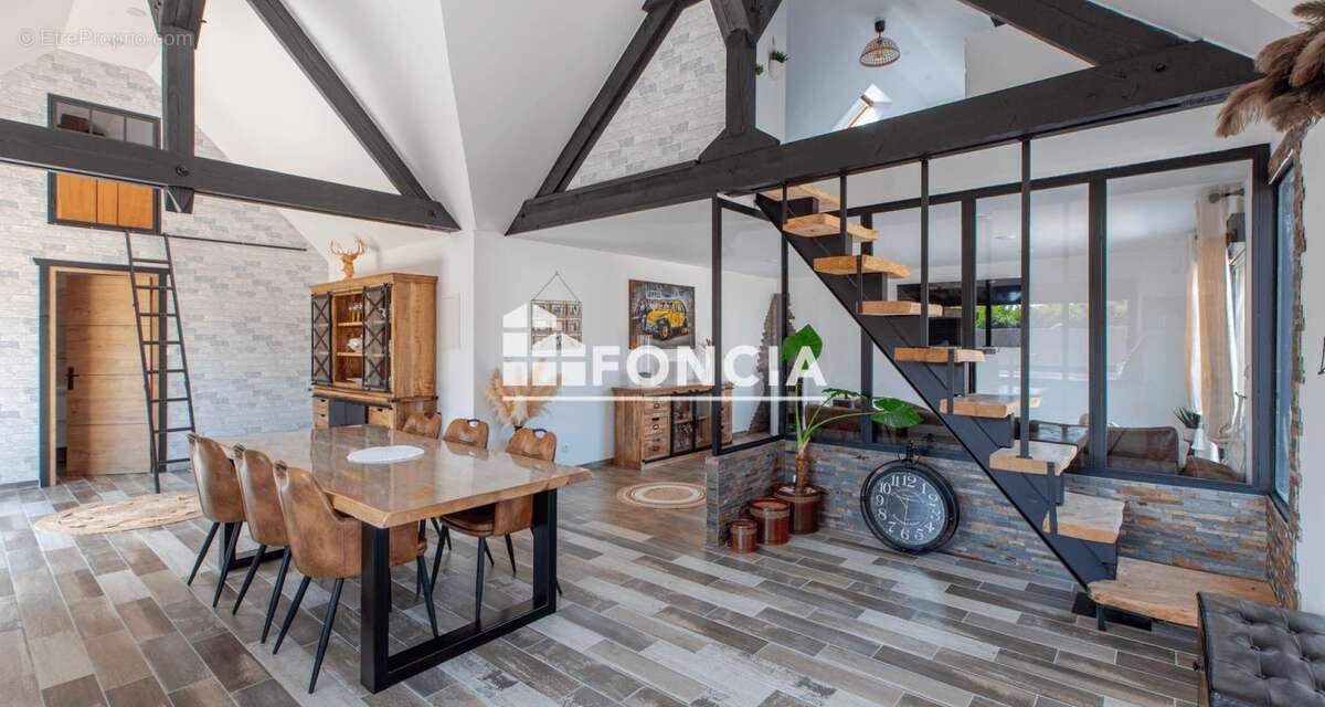 Commerce à NAZELLES-NEGRON