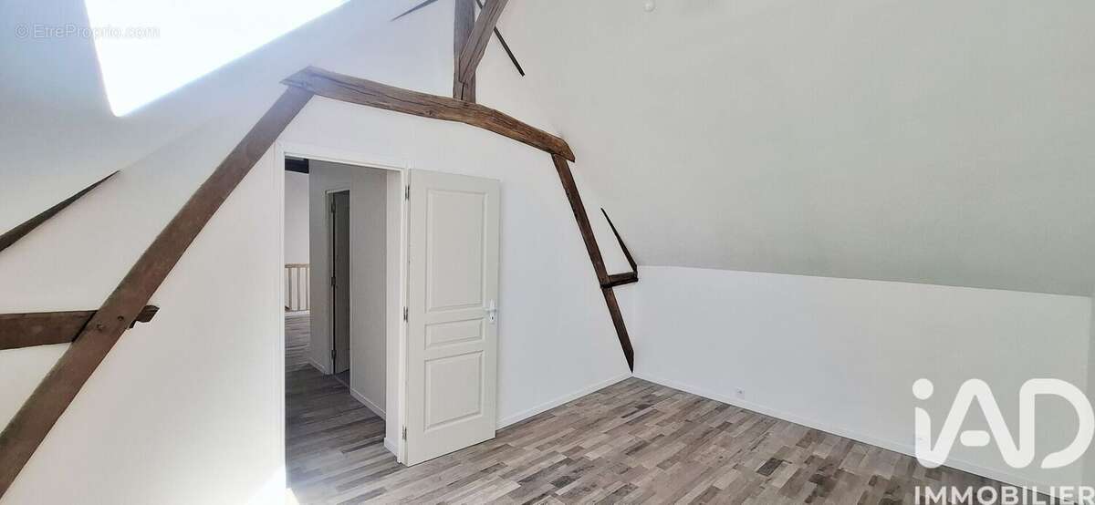 Maison 136 m² à Dixmont  - photo 6