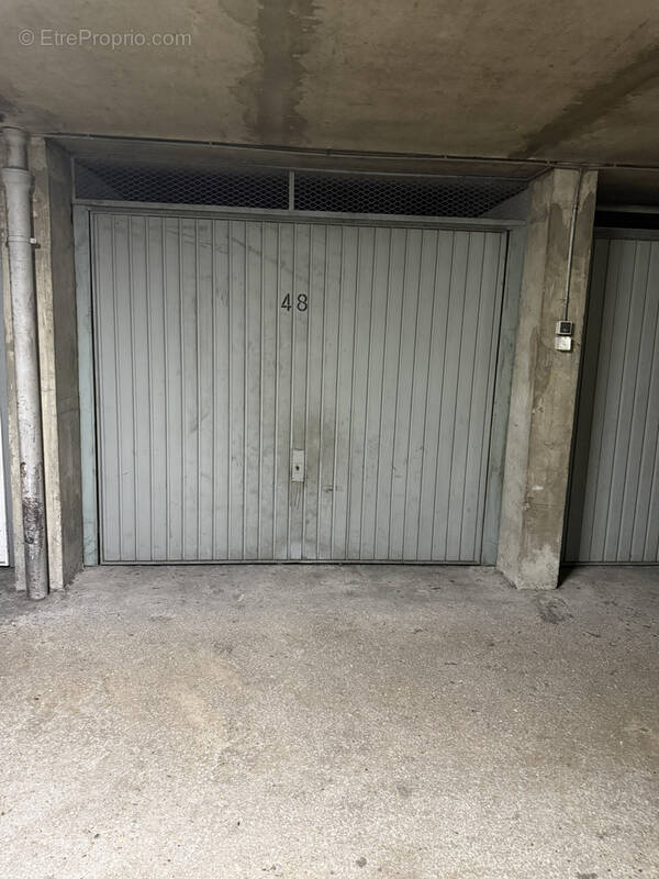 Parking à PARIS-19E