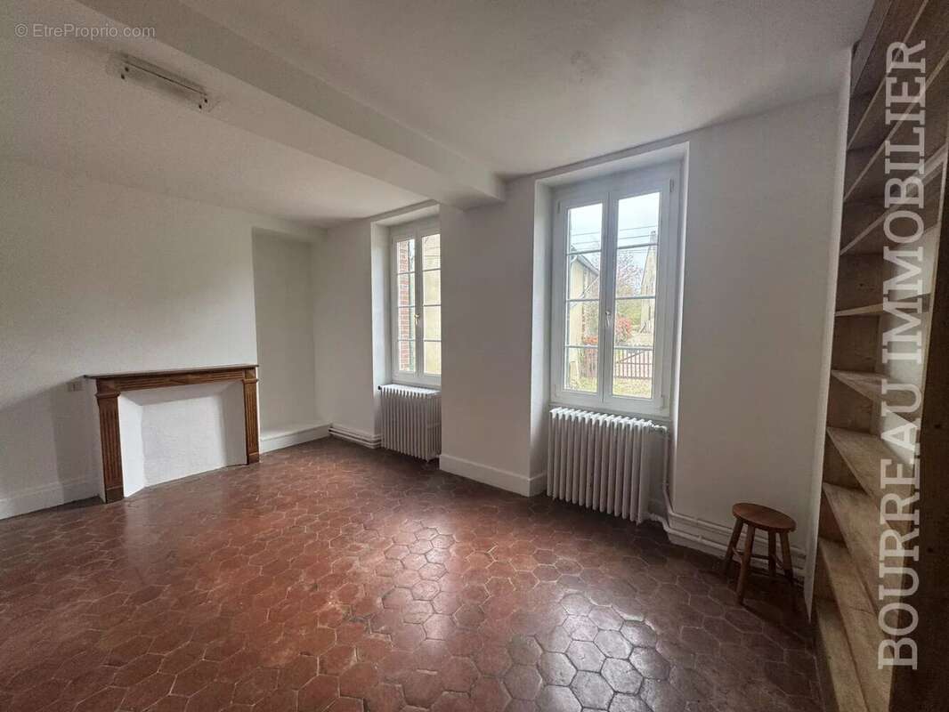 Maison à CHASSY