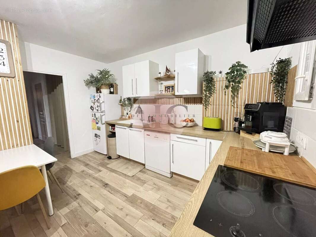 Maison à TOURRETTES