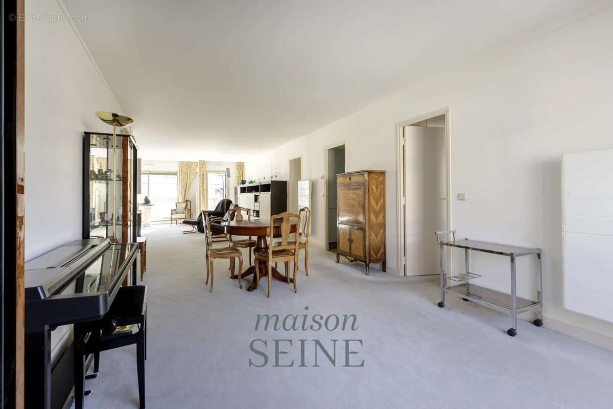 Appartement à NEUILLY-SUR-SEINE