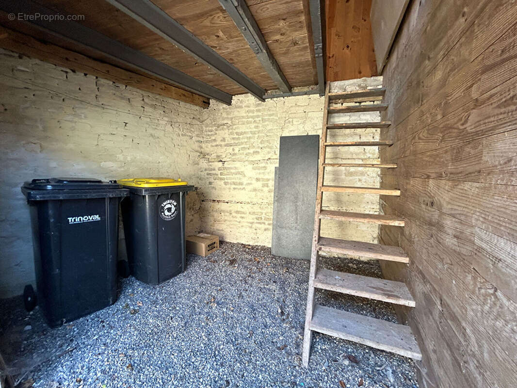 À VENDRE - Maison rénovée d'environ 68 m² au sol - Picquigny - photo 12