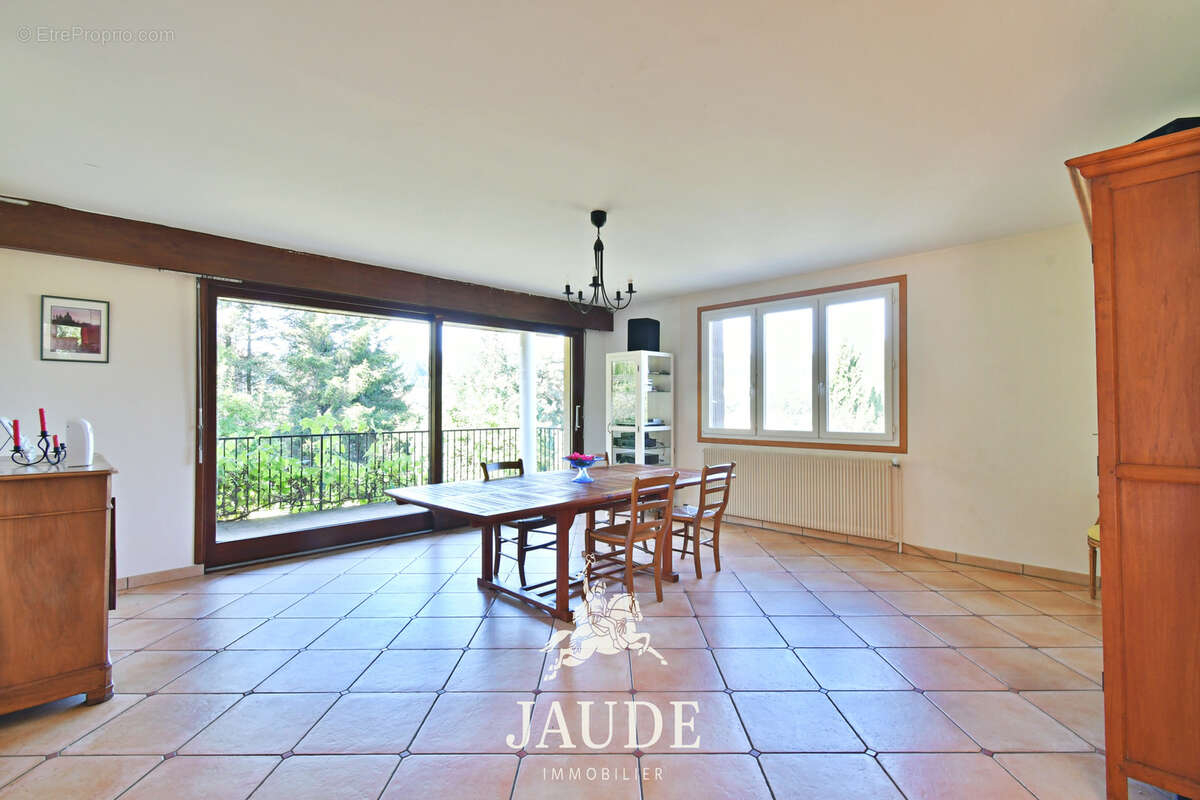 Maison d’architecte 160 m2 avec piscine + Appartement F3 de 61 m2 à rénover -Terrain 1 639 m2   L’Étang   Chan - photo 4