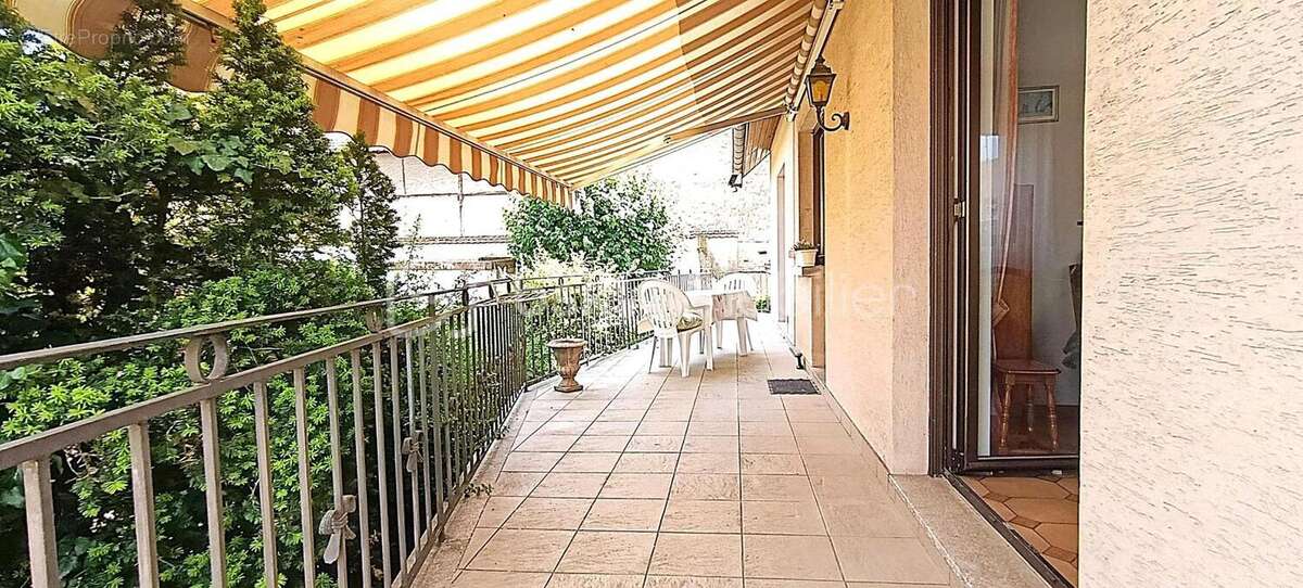 Grande maison individuelle sur 1000 m2 de terrain cloturé - photo 4