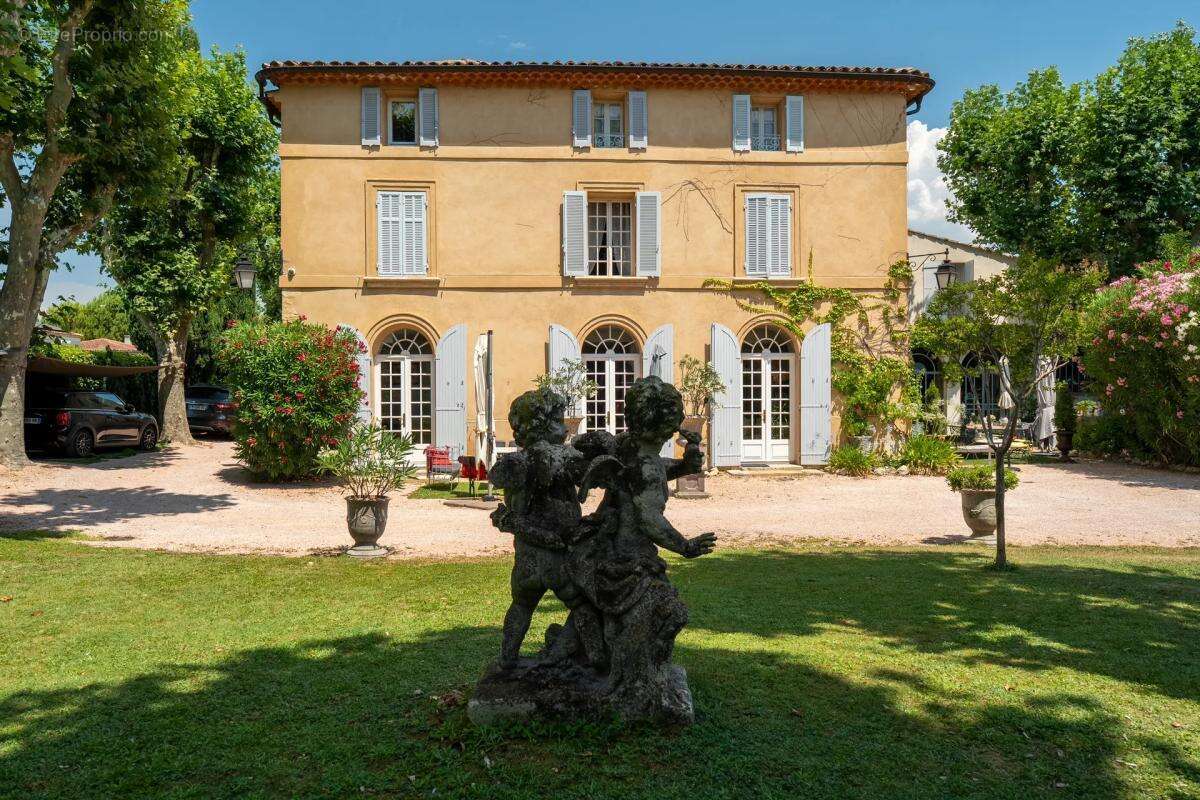Bouc-Bel-Air – Grande Propriété Familiale avec Dépendance T3 - photo 21