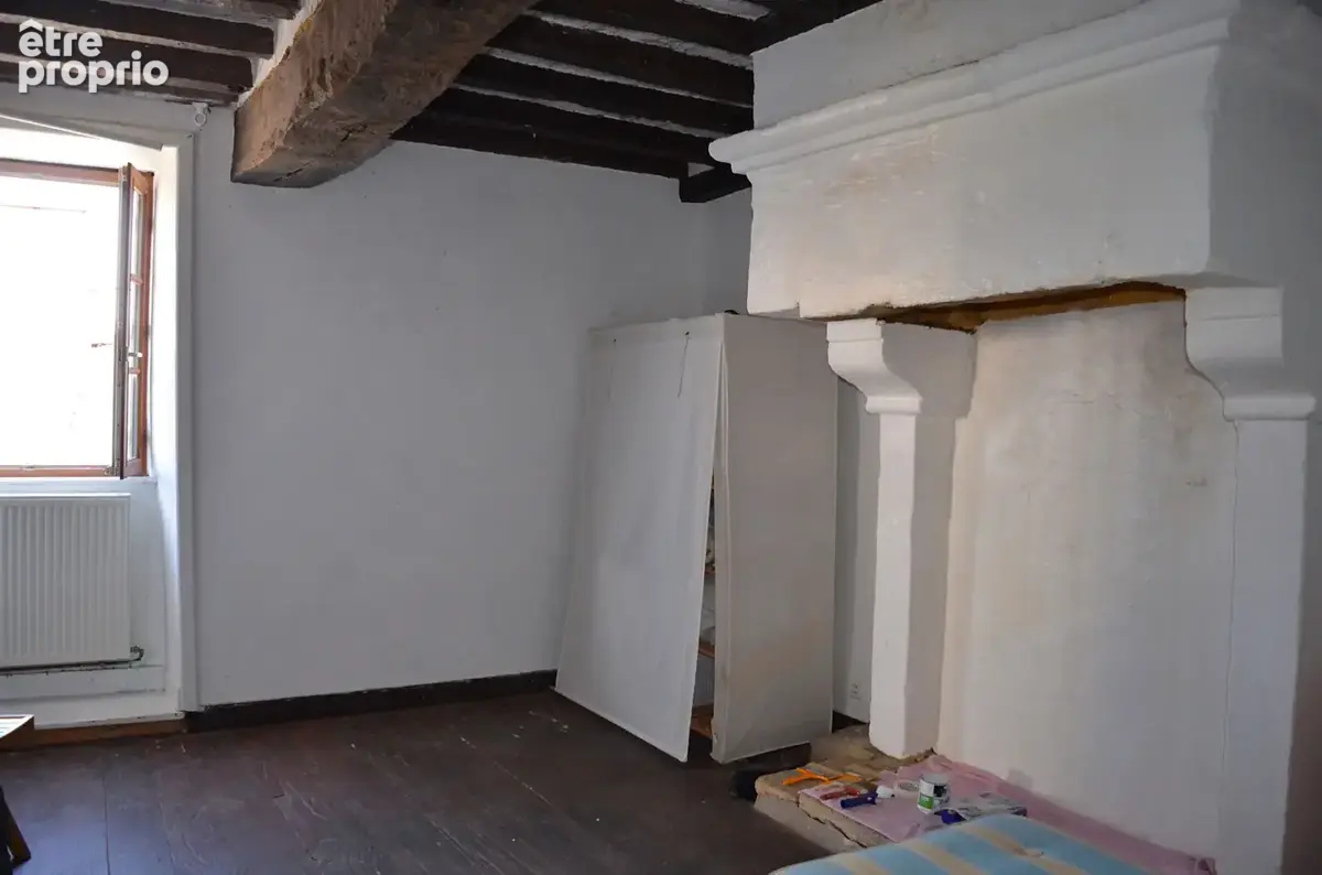 Maison de caractère à rénover au coeur de la  fabuleuse cité médiévale de Moncontour - photo 9