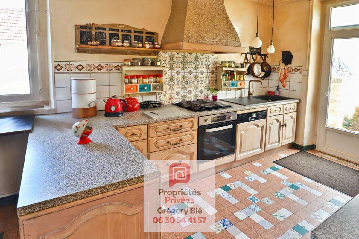 Maison de maître 7 pièce(s) 241 m2 - photo 8