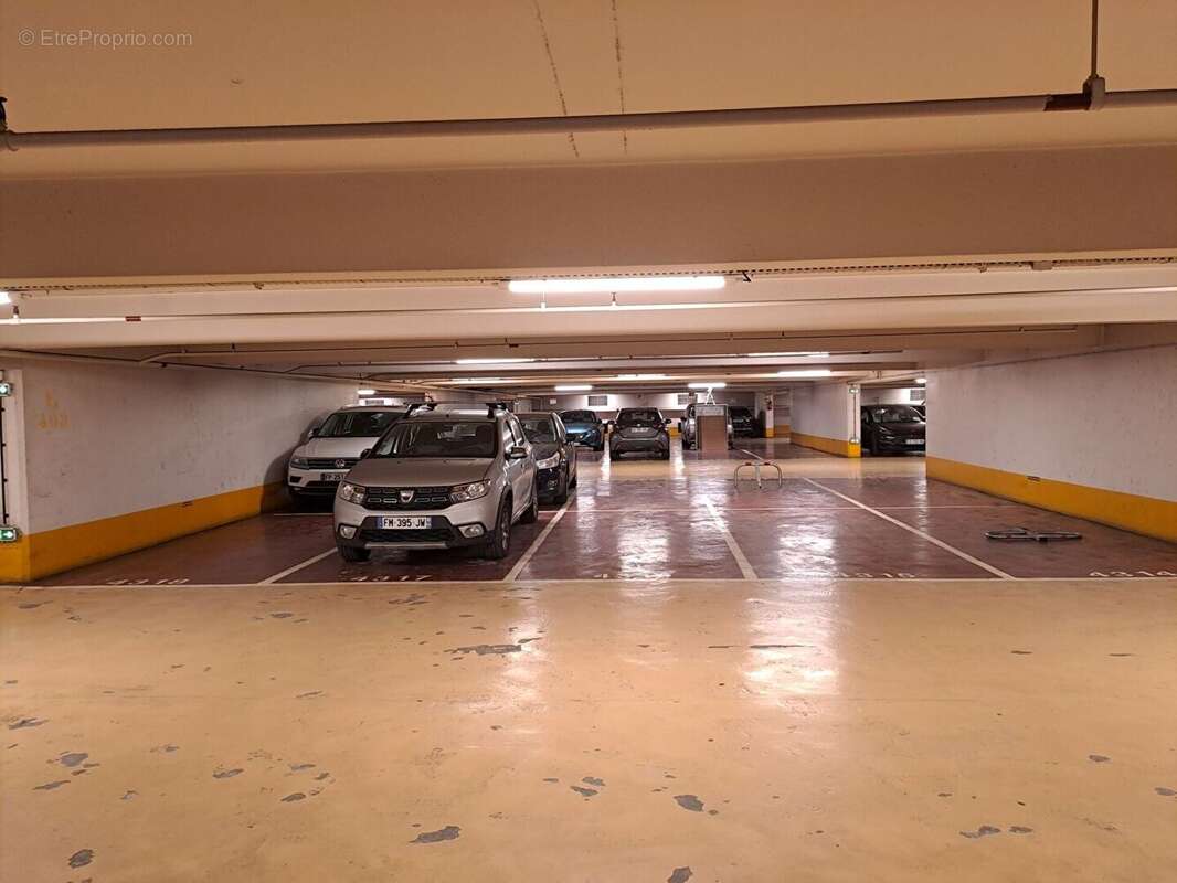 Parking à PARIS-13E