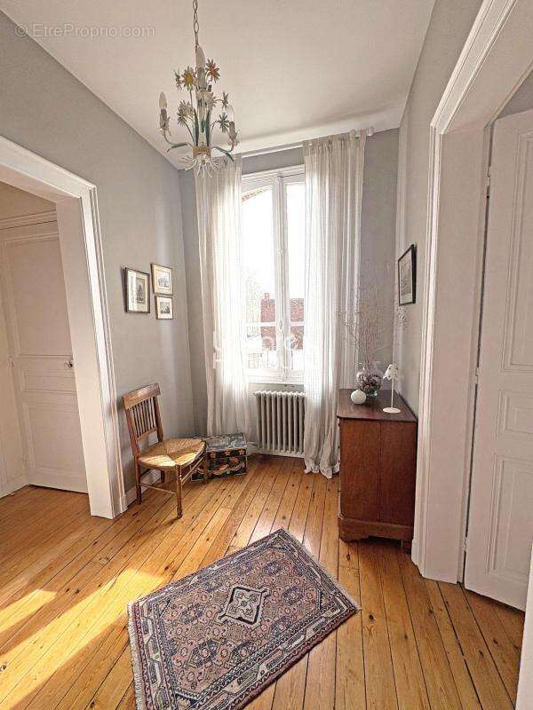 Maison à HOUDAN