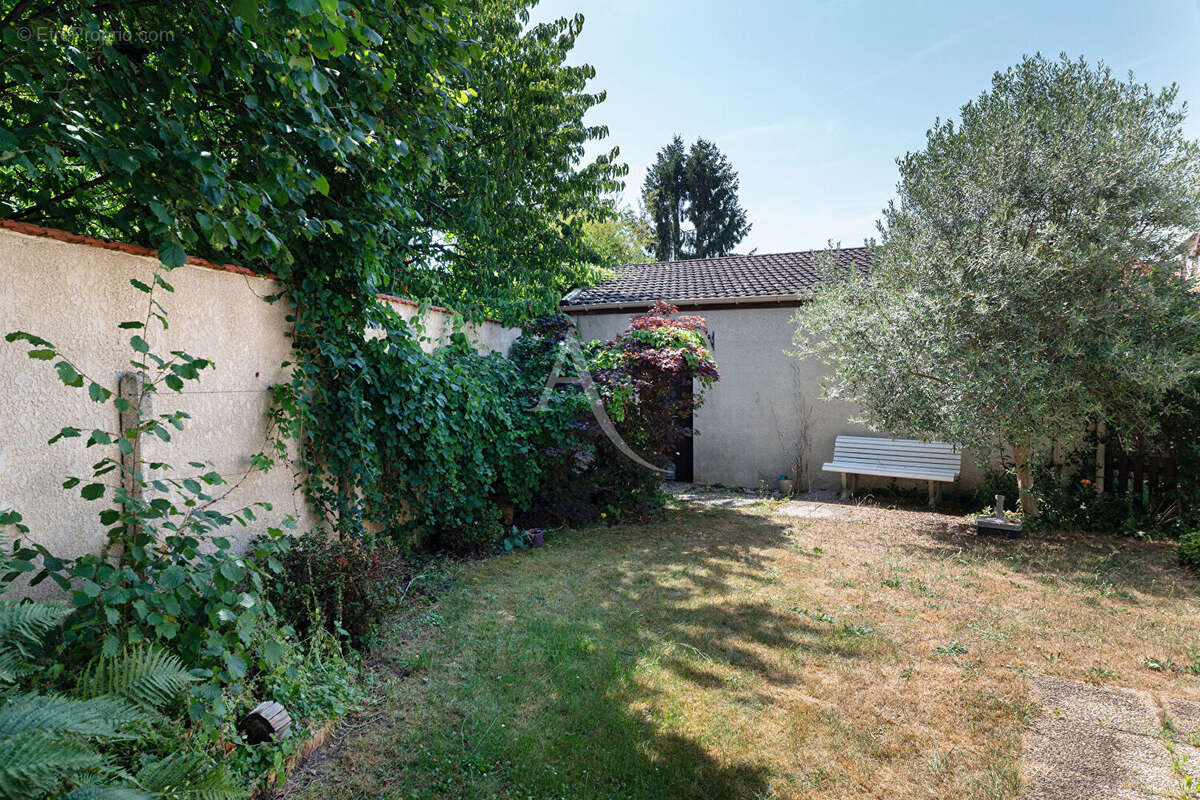 Maison à VAIRES-SUR-MARNE