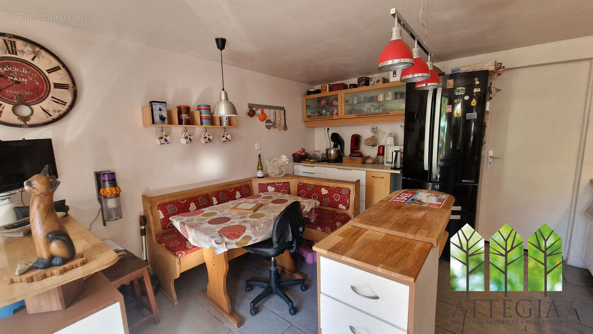 Maison 98 m² à Nouzerines  - photo 6