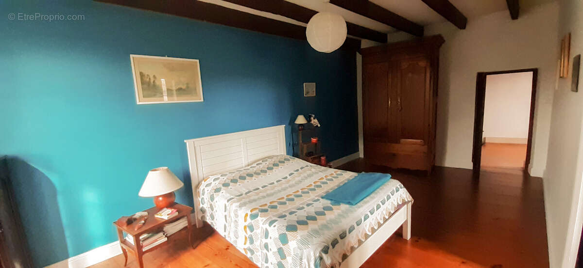 Maison à MONTIGNAC-CHARENTE