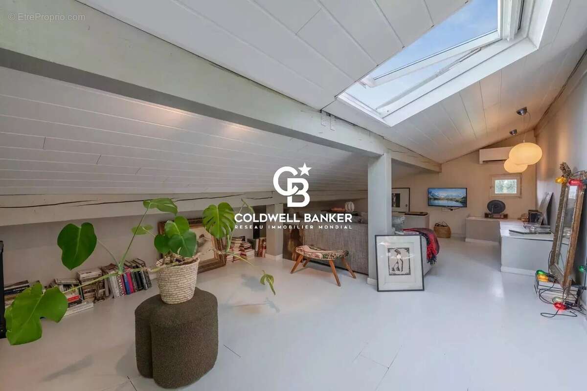 Maison à VETRAZ-MONTHOUX