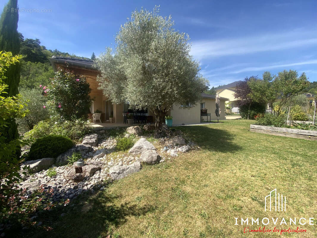 Maison à SAINT-JEAN-DU-BRUEL