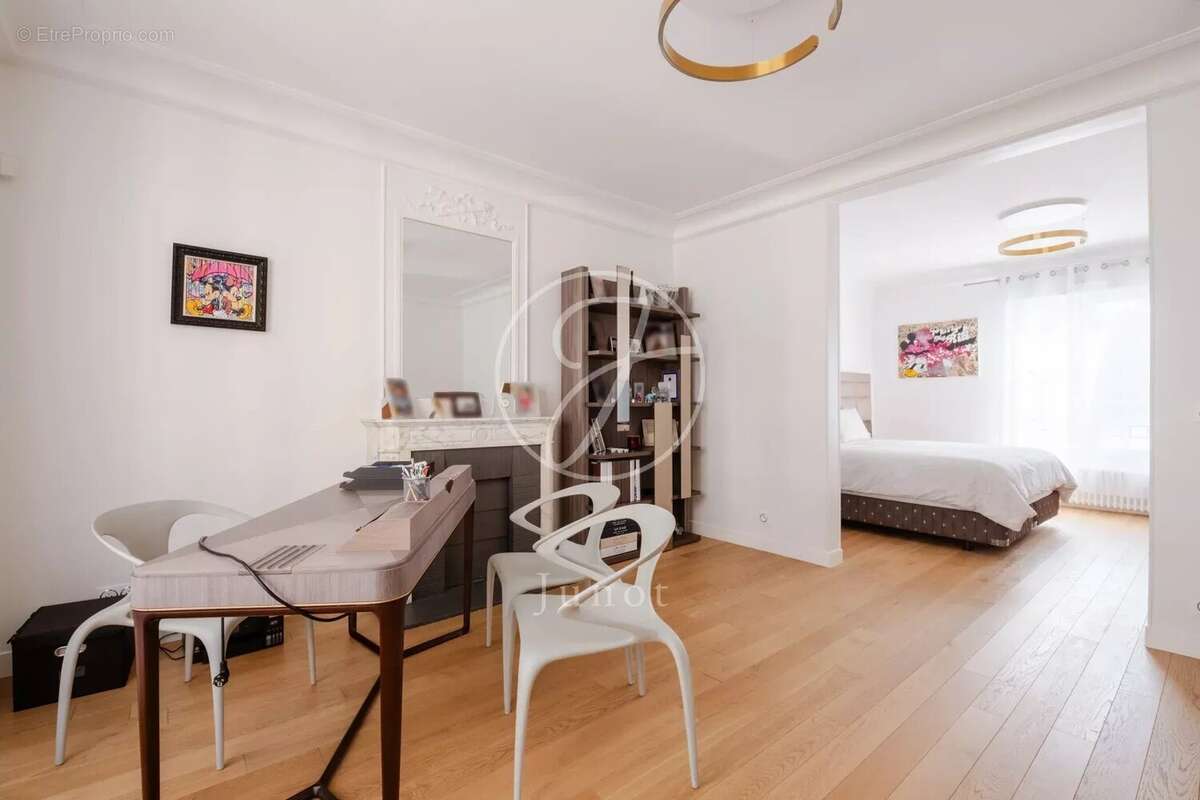 Maison à NEUILLY-SUR-SEINE