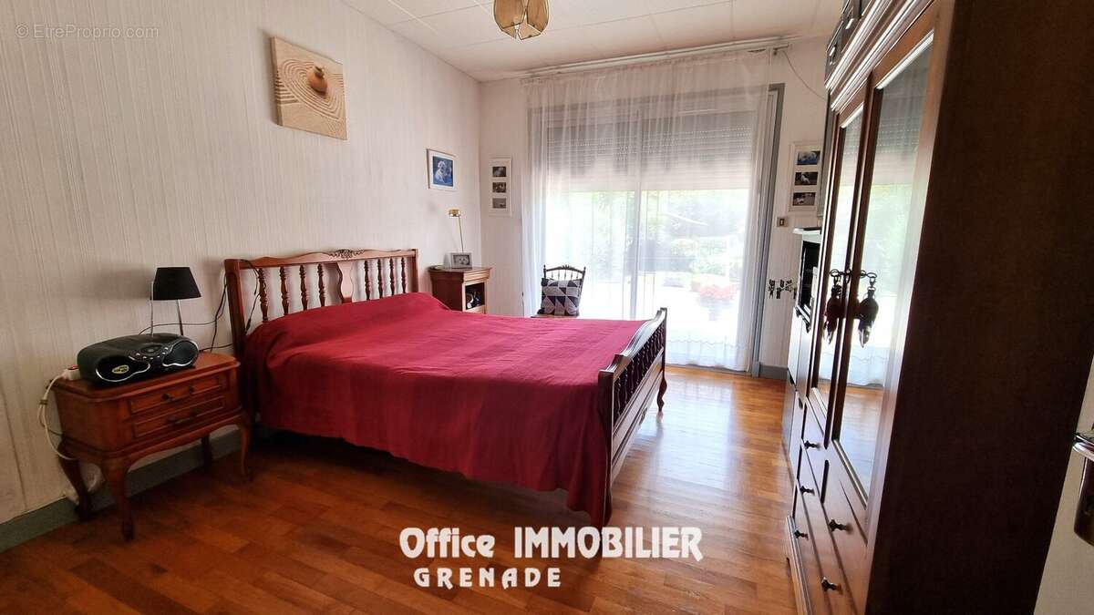 Maison 136 m² à Grenade  - photo 6