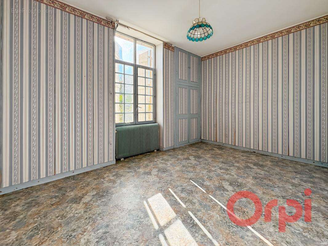 Maison à CHALIVOY-MILON