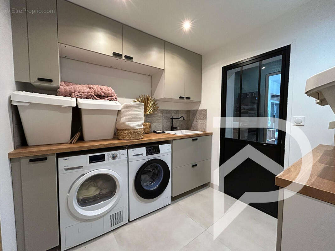 Maison à MOGNEVILLE