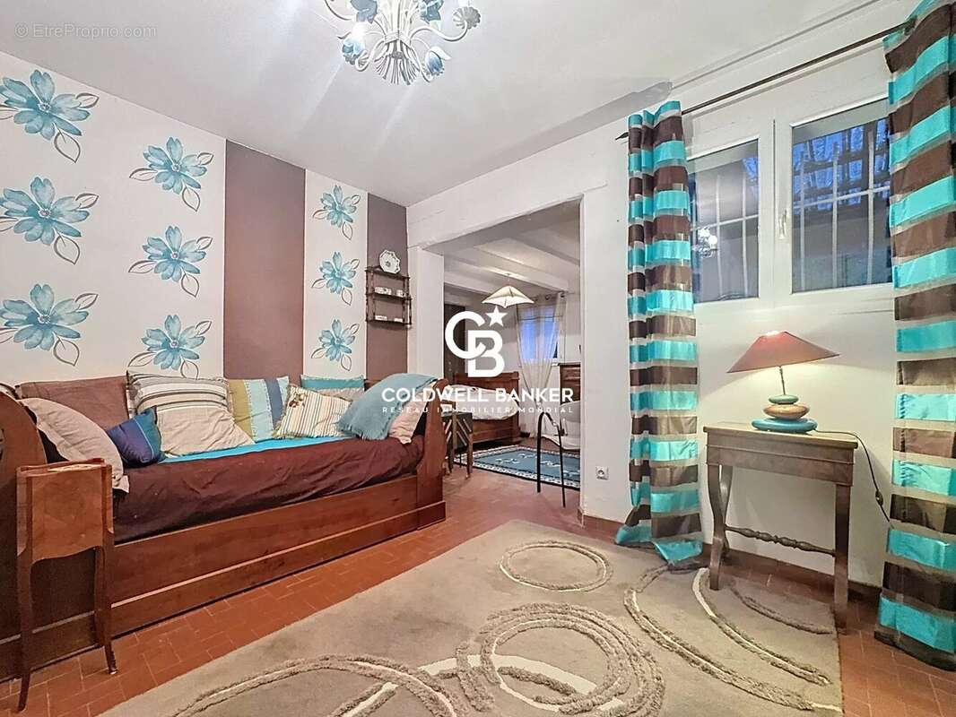 Maison à BAGNOLS-EN-FORET