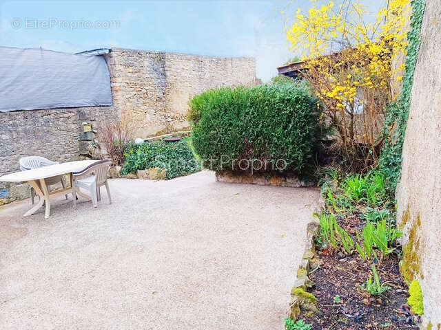 Maison à COURCELLES-CHAUSSY