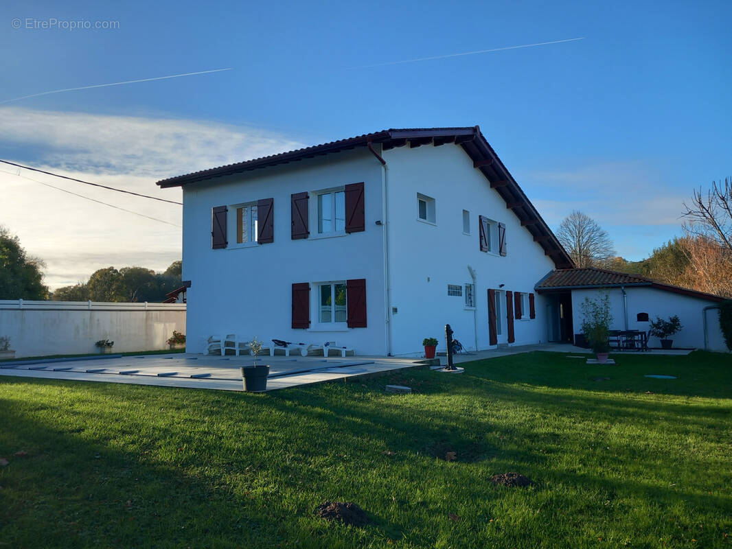 Maison à MOUGUERRE