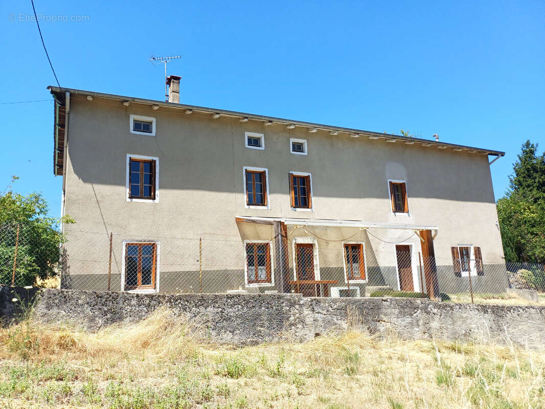 Ferme en pierres crépies sur terrain attenant et non attenant - photo 2