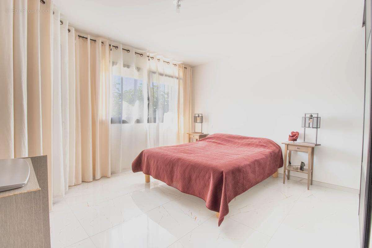 Maison Contemporaine 220 m² 5 Chambres - photo 6