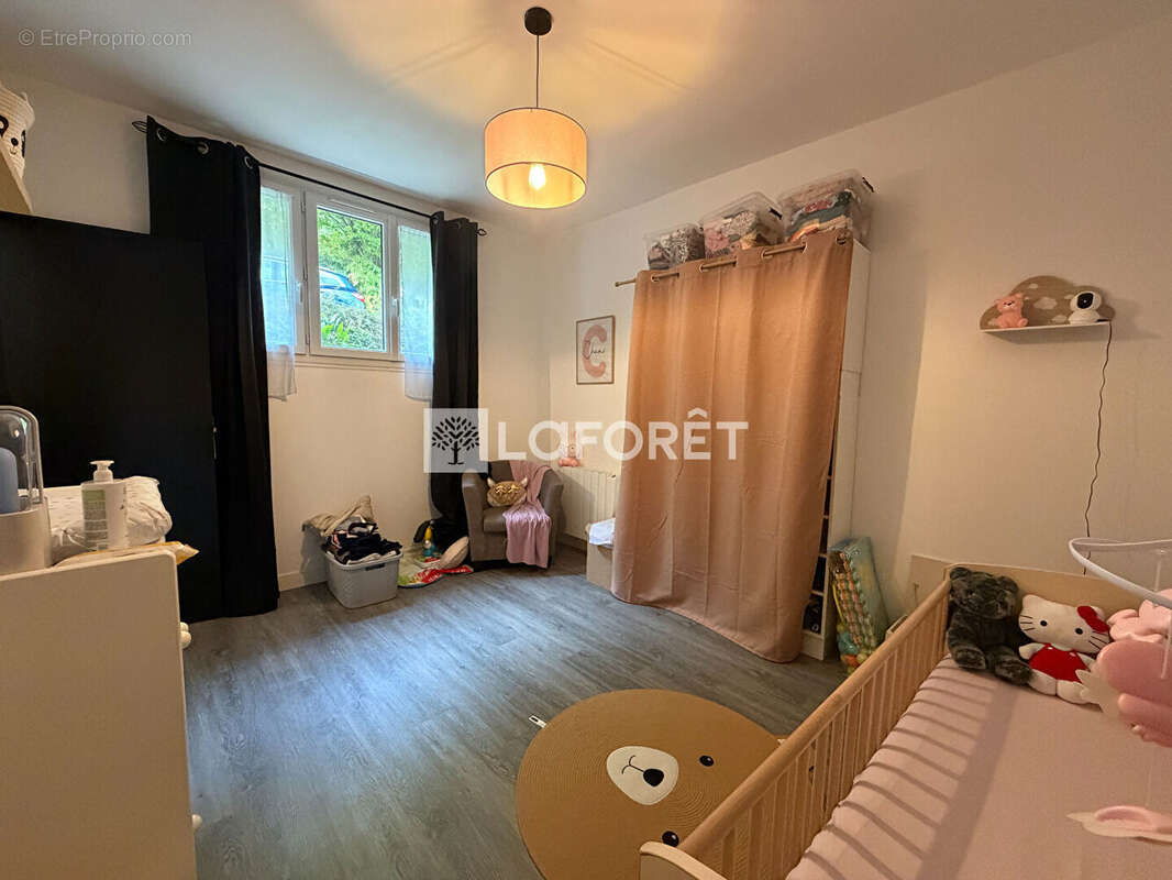 Appartement à GRUCHET-LE-VALASSE