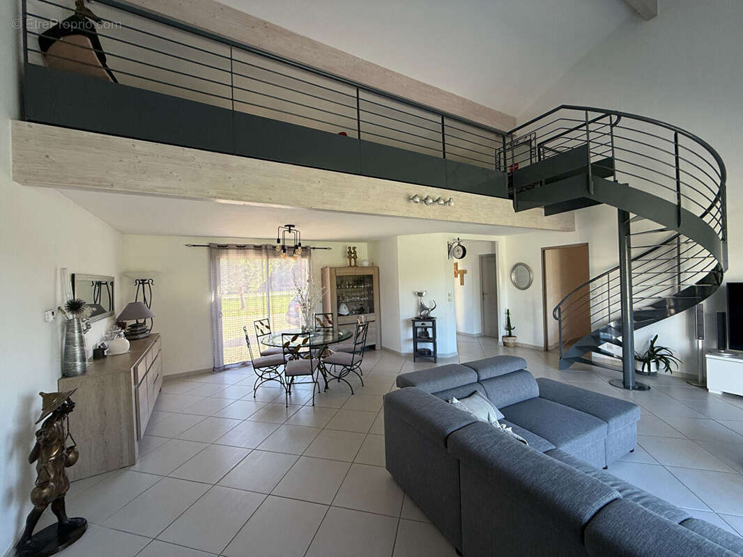 Maison à SAINT-VITE