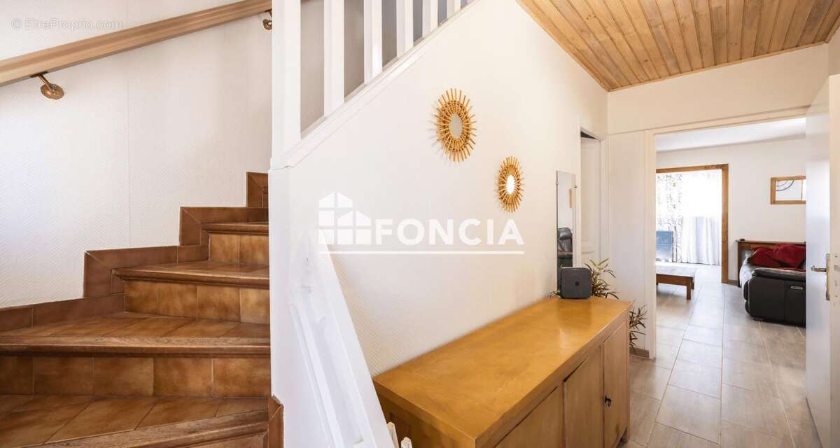 Rare sur la commune – maison rénovée entre mer et village ! - photo 5