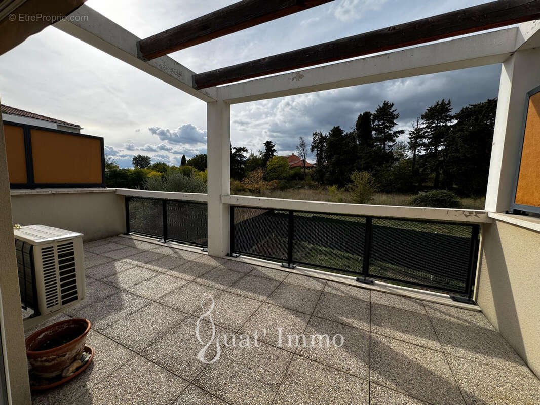 Appartement T3 lumineux avec terrasse et vue dégagée   Manosque - photo 4