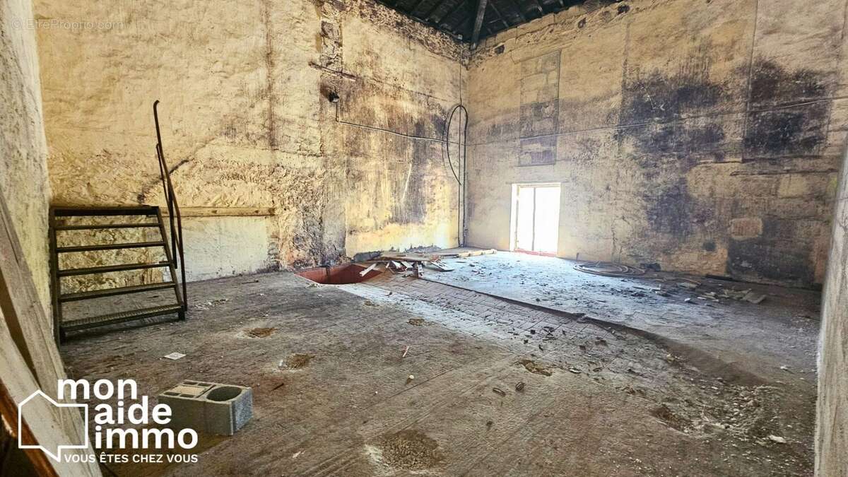 Appartement à SAINT-QUENTIN-DE-BARON