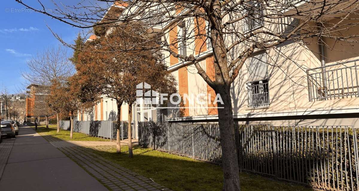 Appartement à SAINT-ETIENNE