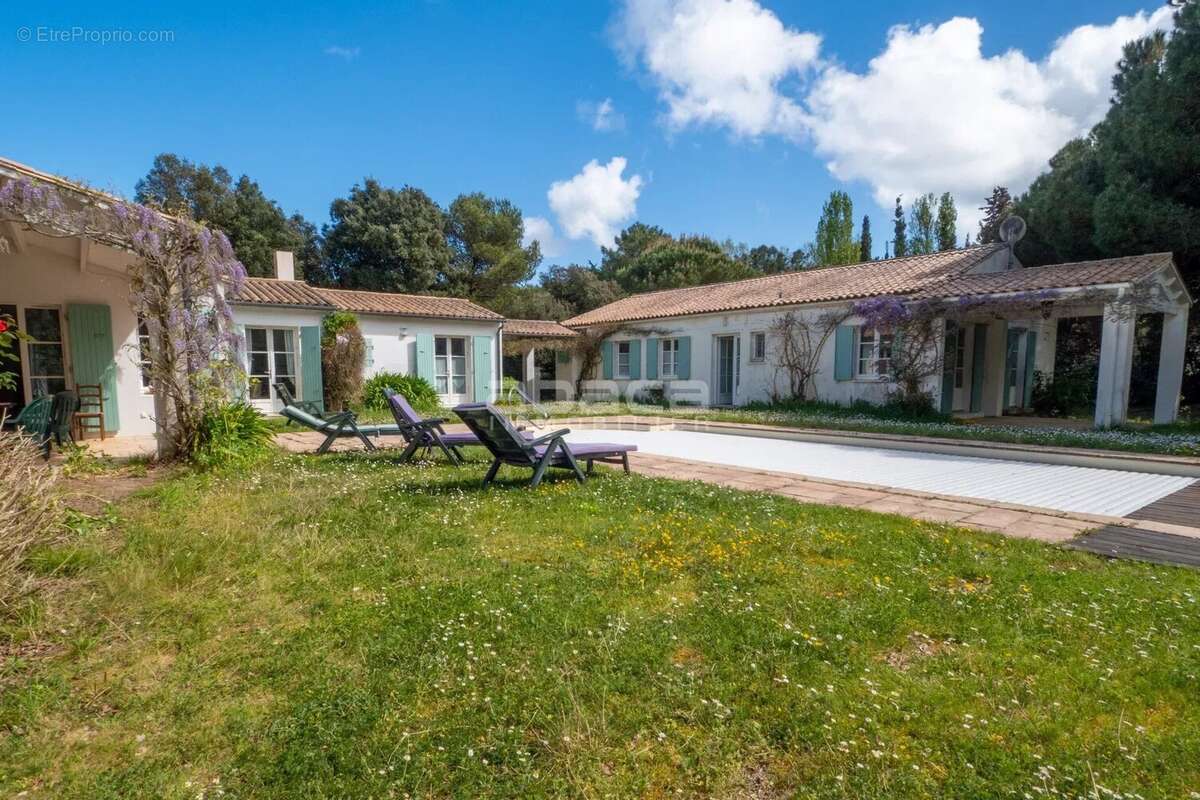 Maison à LES PORTES-EN-RE