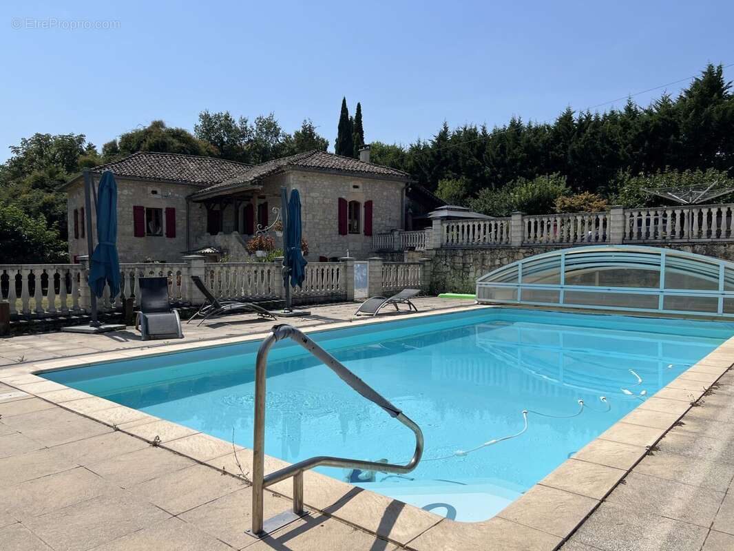 Maison 248 m² à Bourg-De-Visa  - photo 2