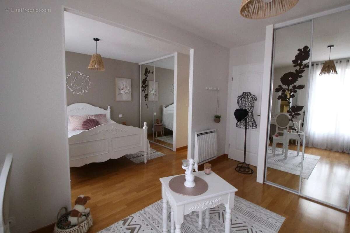 Maison à OZOIR-LA-FERRIERE