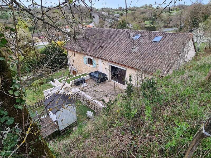 Maison à RUELLE-SUR-TOUVRE