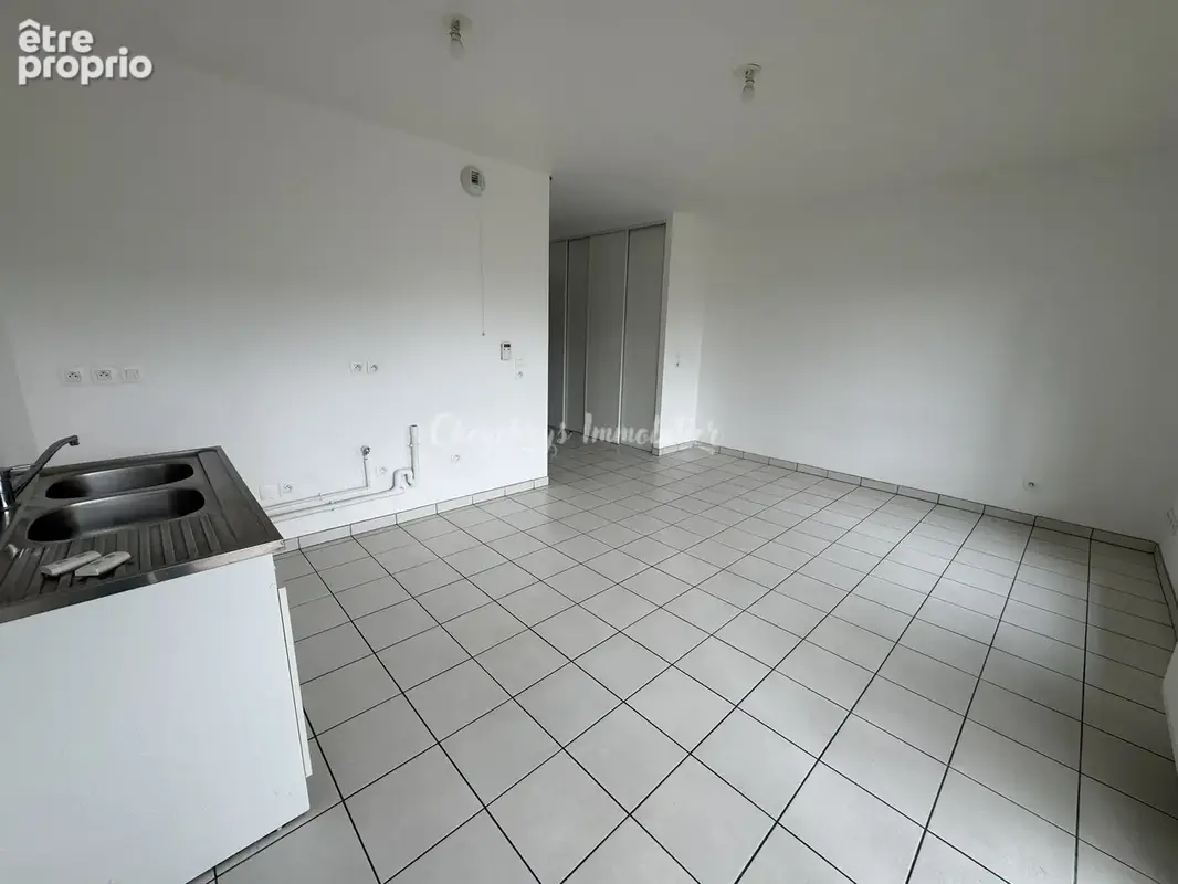 Studio avec balcon, ascenseur et place de parking - photo 6