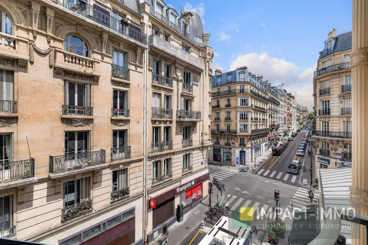 Appartement à PARIS-18E