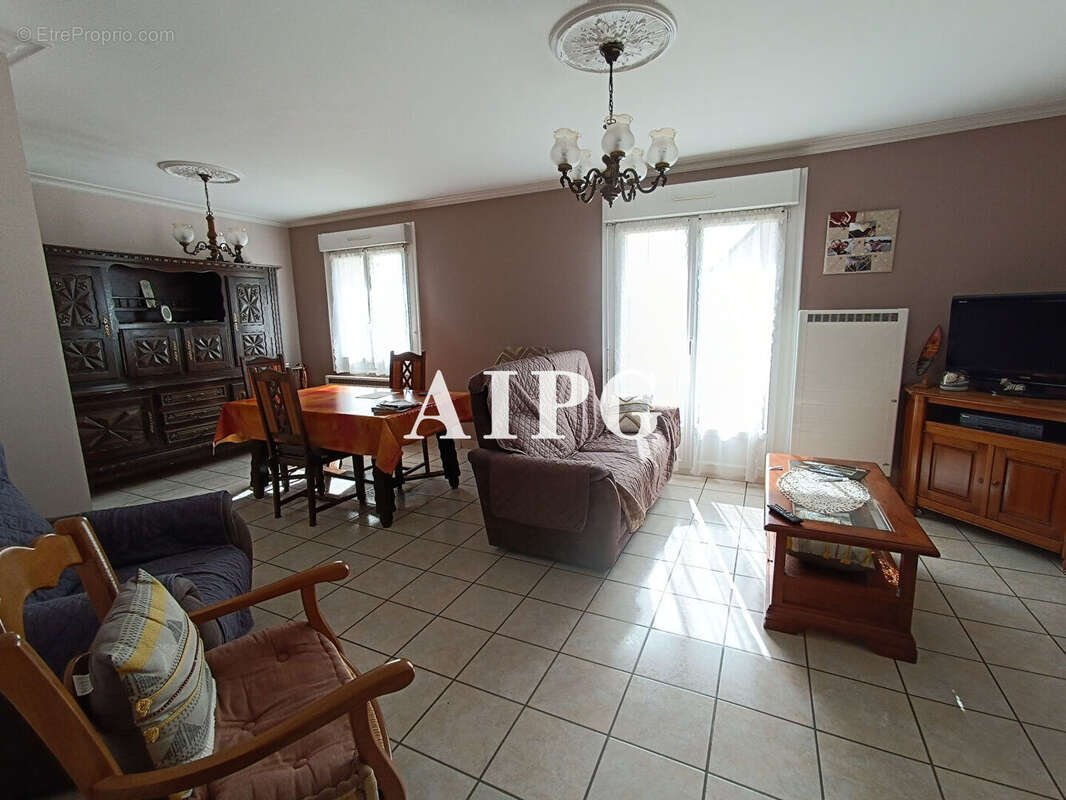 Maison à MUR-DE-BRETAGNE