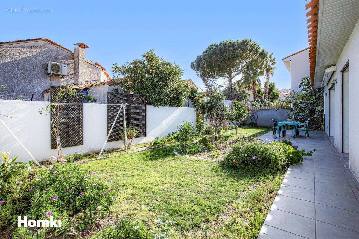 Maison à VILLENEUVE-DE-LA-RAHO