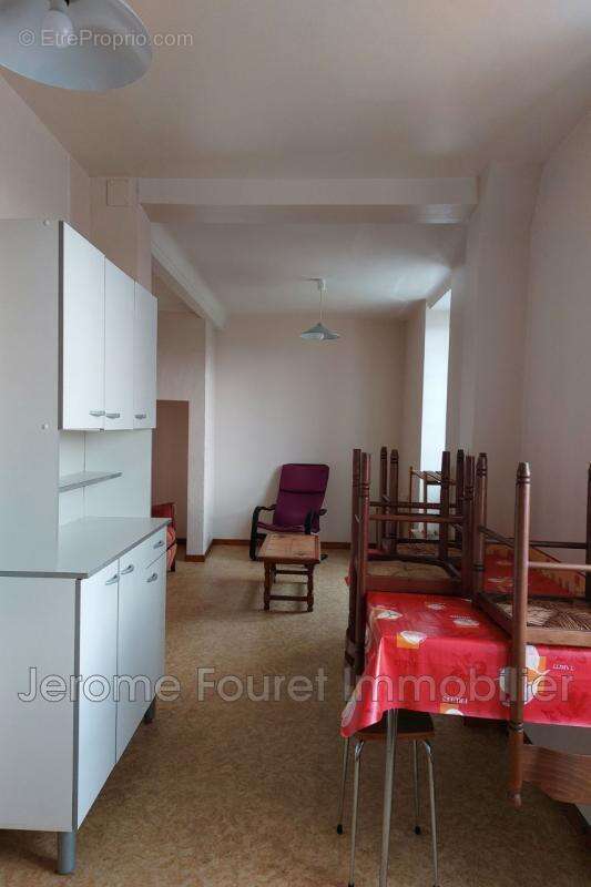 Appartement à EGLETONS
