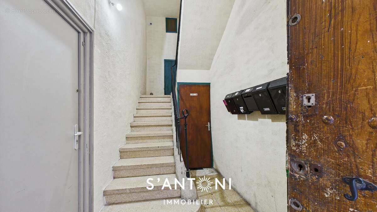 PEZENAS- Immeuble de rapport centre-ville - photo 13
