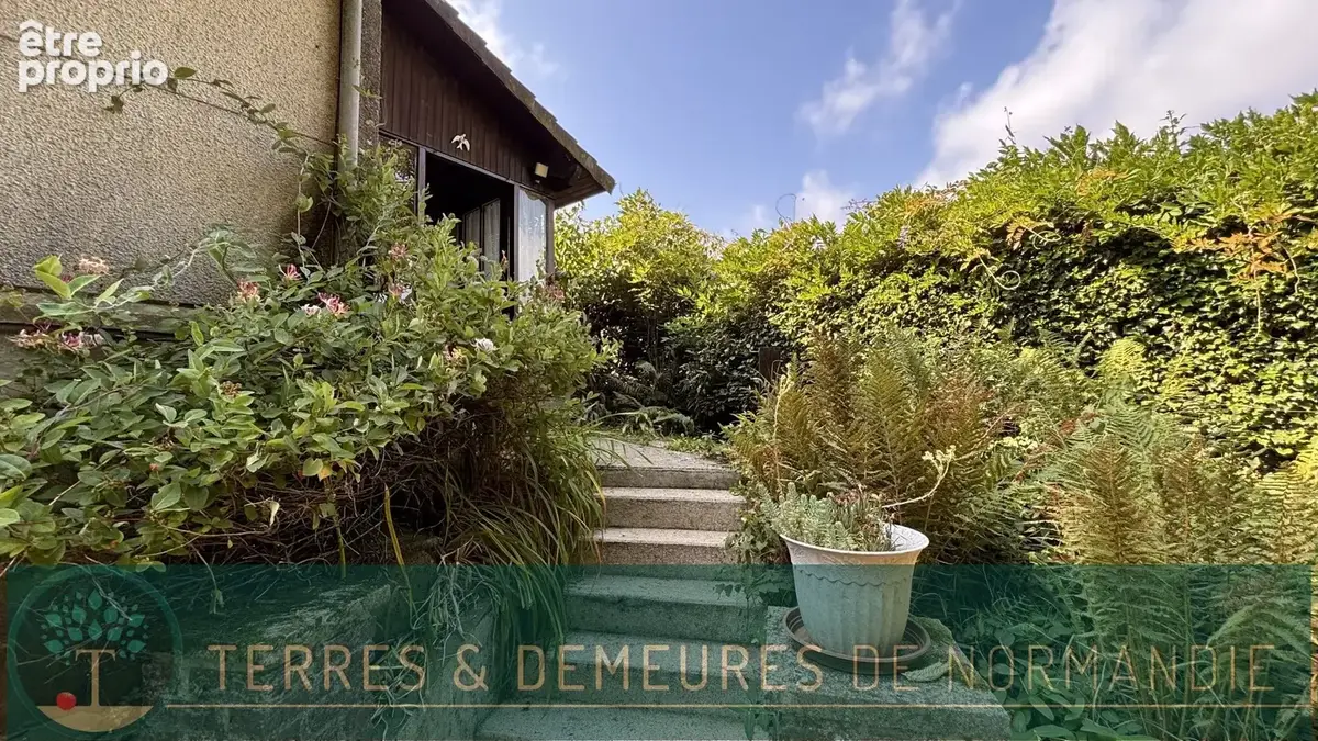 Maison d'environ 65m² avec deux chambres, implantée sur un terrain de 450 m², située sur la commune de Petit-Caux. - photo 10