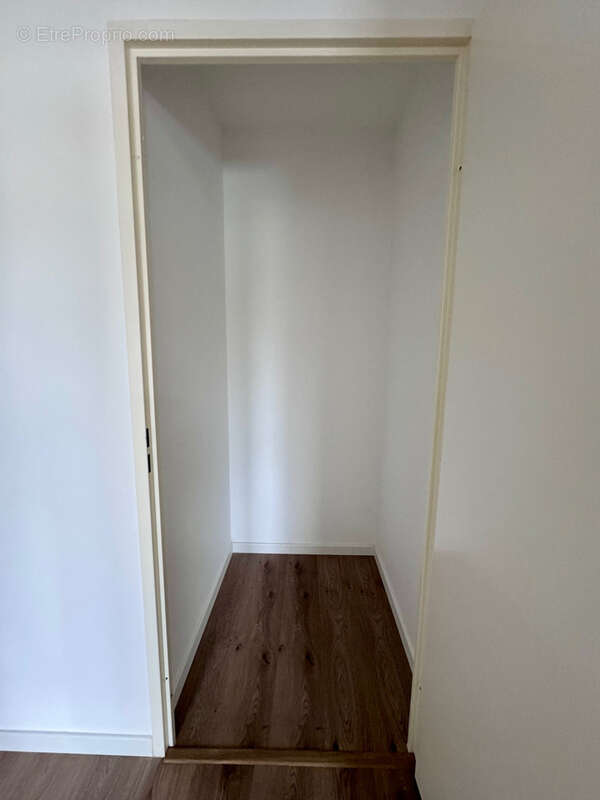 Appartement à PARAY-VIEILLE-POSTE