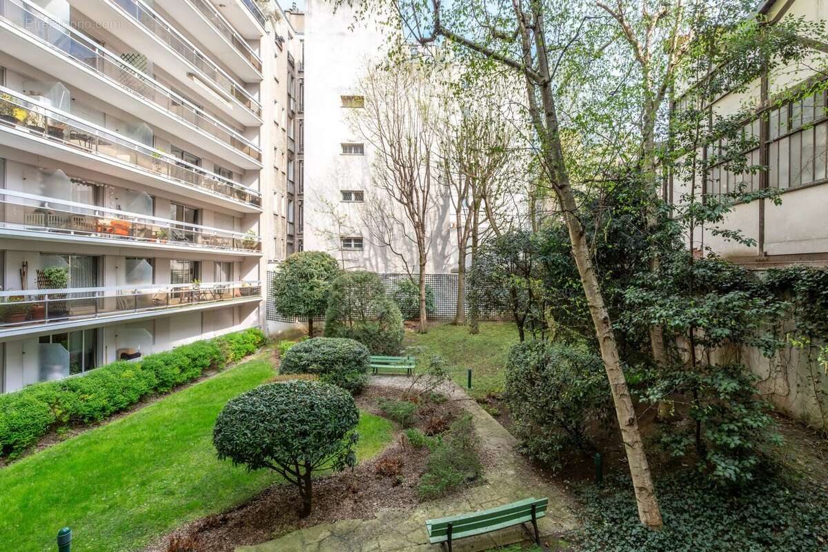 Appartement à PARIS-11E