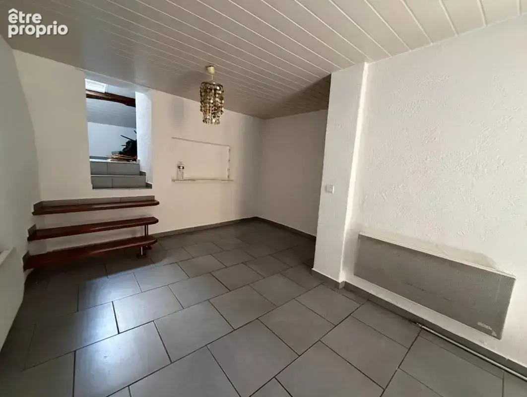 immeuble avec 2 appartements, garage et caves - LE VAL - photo 4